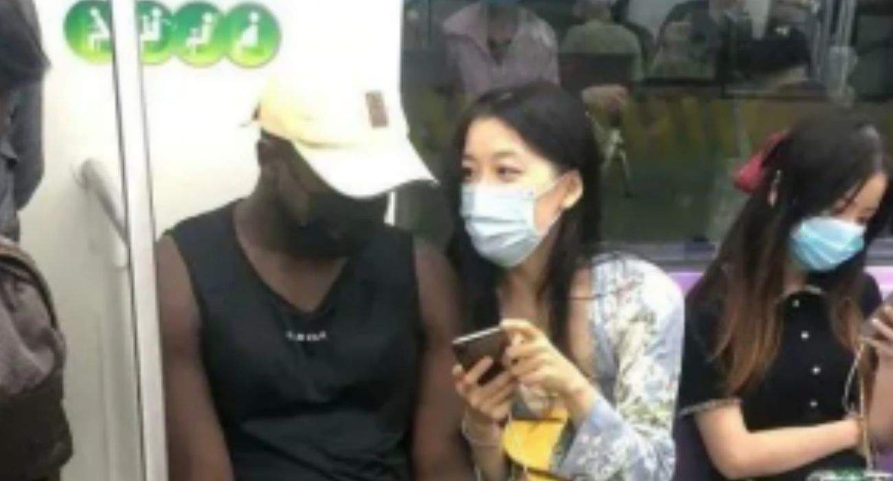 广西短发白皙人妻徐倩倩 菊穴双开奥利奥式淫啪 轮翻爆肏淫奴玩物叫的非常骚