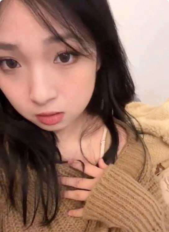 08年男生目睹女友被他人表白 细数两月当备胎内幕 气愤曝光其性爱淫秽视频