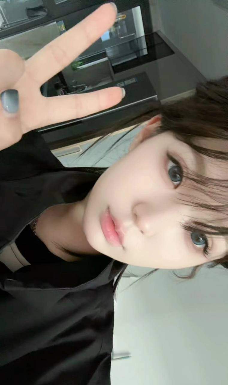 绿帽老公贡献人妻任由单男无套内射 反差神态简直骚到炸裂 河北保定幼师刘艳性爱视频流出