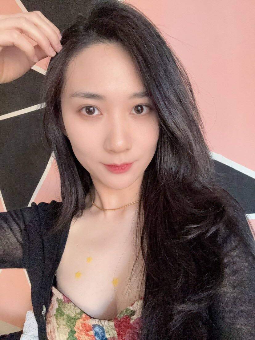 风骚少妇全裸洗澡彰显完美酮体 大开双腿抠逼揉穴反差十足 湖北十堰反差婊刘虹自慰视频曝光