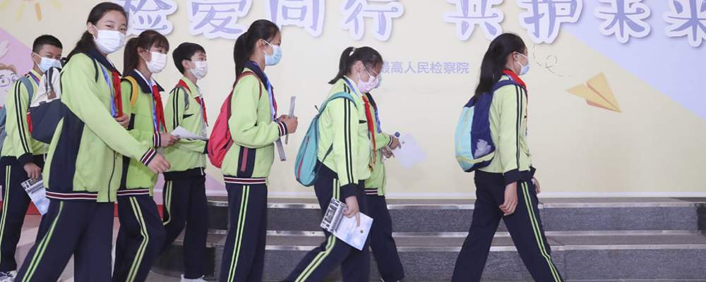 罪犯陈某某利用社交平台诱骗女学生进行性侵 在强奸过程中拍摄大量视频 并威胁卖淫为自身牟利