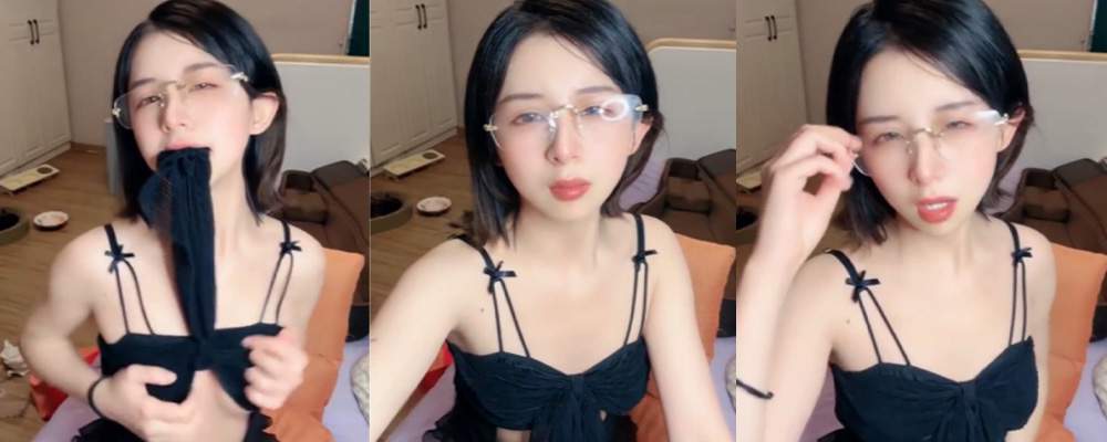 母狗的花样总是那么出人意料 湖南长沙极品才艺骚女陈书怡老师黄播自慰抠逼喷水放尿淫汁飞溅!