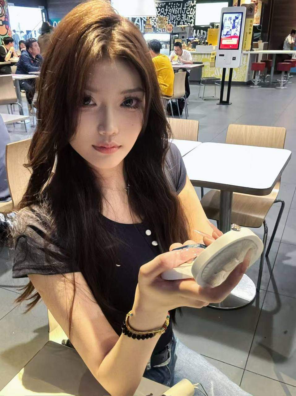 欲求不满酒店约炮 无套猛操高潮喷水床单湿透一片狼藉 浙江大学反差御姐周语蓉性爱视频流出